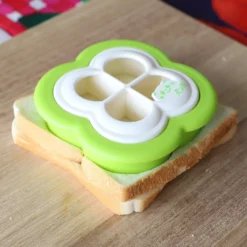 Akebono Clover-Shaped Sandwich Cutter & Sealer -Kitchenware Sales Shop AkebonoClover ShapedSandwichCutter Sealer 3 a4ac1b1c dfe5 4ce1 a084 db39d0a34798