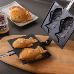 Iwachu Nambu Cast Iron Taiyaki Fish-Shaped Waffle Iron -Kitchenware Sales Shop IwachuNambuCastIronTaiyakiFish ShapedWaffleIron 3 79e90920 7c05 4842 9225 a85bf1100025