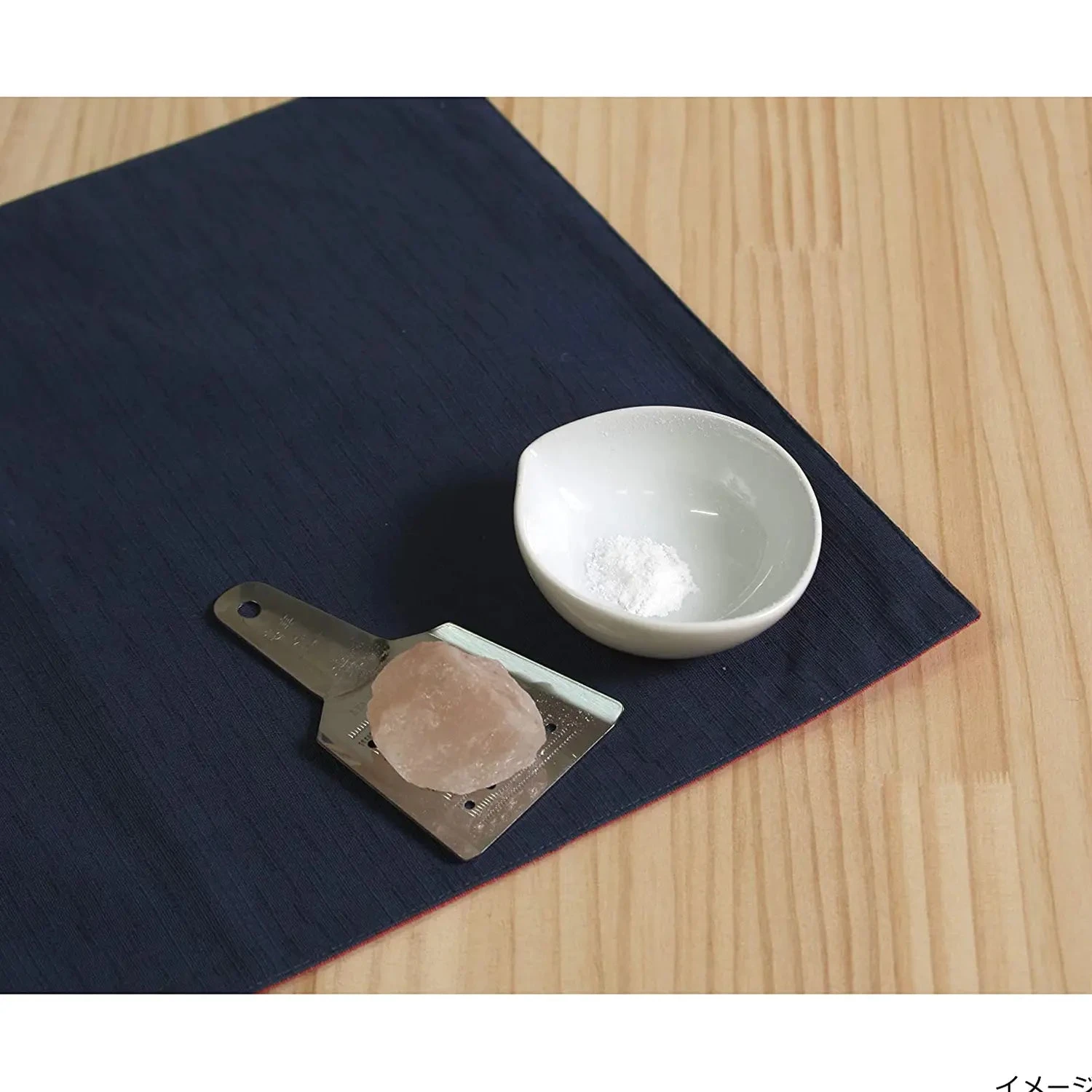 Ohno Shokai Stainless Steel Rock Salt Grater 2 Ohno Shokai Stainless Steel Rock Salt Grater - Image 2