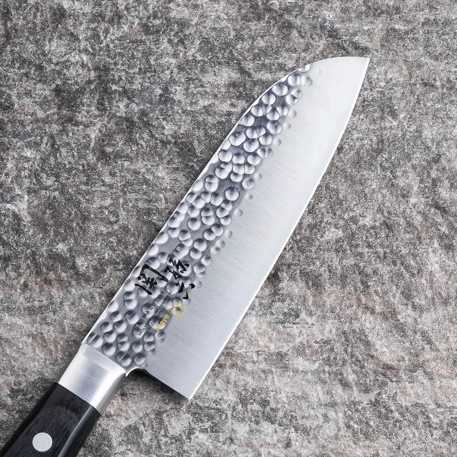 Kai Seki Magoroku Imayo Molybdenum Vanadium Stainless Steel Santoku Knife Hammer Finish 3 Kai Seki Magoroku Imayo Molybdenum Vanadium Stainless Steel Santoku Knife Hammer Finish - Image 3