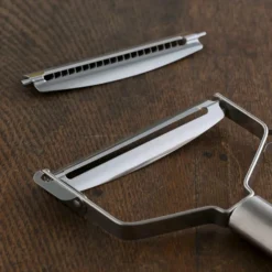 Kai Seki Magoroku Stainless Steel Peeler -Kitchenware Sales Shop SekiMagorokuStainlessSteelPeelerDH3301 4 f74a74bd 38fc 4a29 af5e 63009e78d90e