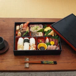 Wakaizumi Shikki ABS Resin 6-Divided Shokado Bento Box -Kitchenware Sales Shop WakaizumiShikkiABSResin6 DividedShokadoBentoBox 1 949c3ec7 26fc 4b33 b1c1 4783e672c5a2